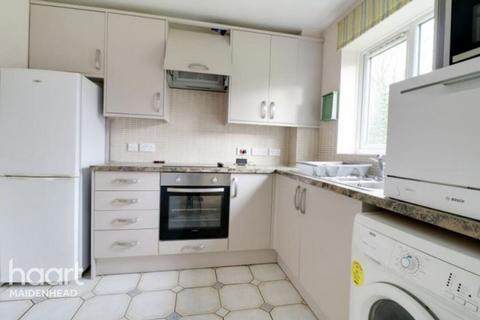 2 bedroom apartment for sale, Littlebrook Avenue, Slough