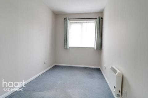 2 bedroom apartment for sale, Littlebrook Avenue, Slough