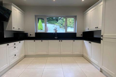 9 Thorncliffe Park, Royton, Oldham, OL2 5RX