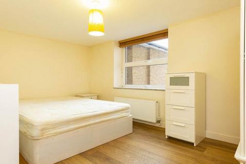 2 bedroom flat to rent, N8