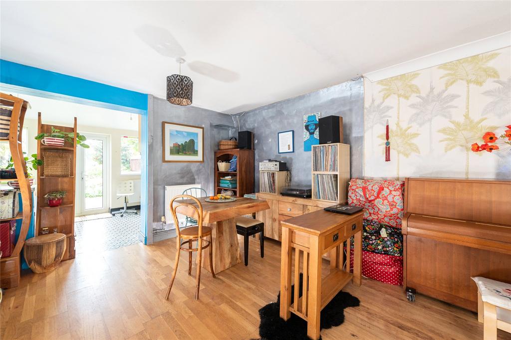 Sitting/Dining Room
