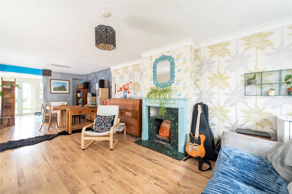Sitting/Dining Room
