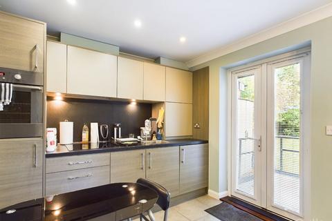 6 Kerr Close, South Croydon, CR2 8AT