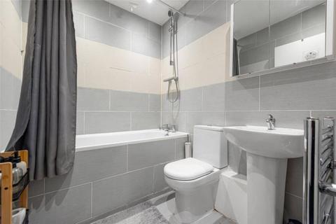 3 bedroom flat to rent, N7