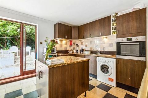 4 bedroom flat to rent, N8