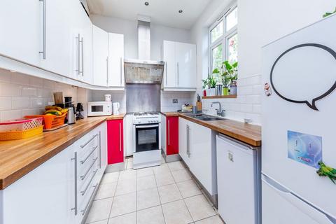 4 bedroom house to rent - N22