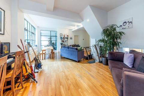 2 bedroom apartment to rent, EC1V