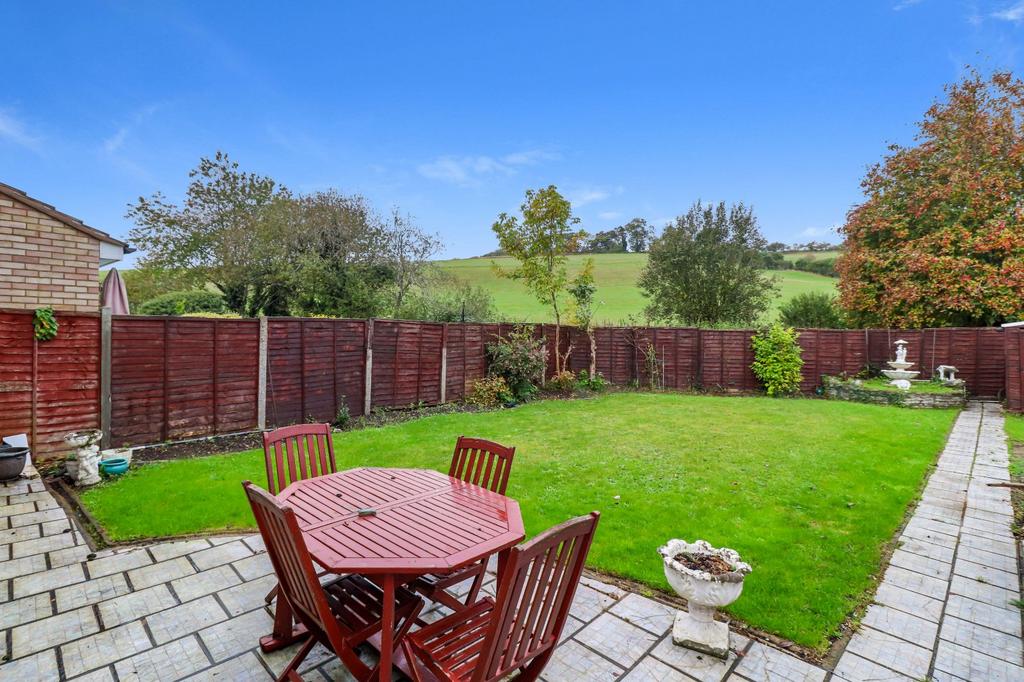 Stratford Drive, Wooburn Green... 3 bed semidetached house for sale