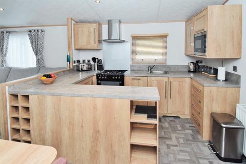 2 bedroom park home for sale, Rowan, Hoburne Bashley Holiday Park, New Milton, Hampshire, BH25