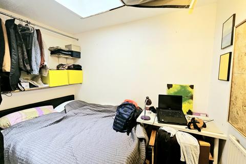 2 bedroom flat for sale, Archway Road, Highgate, N6