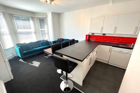 5 bedroom flat to rent - The Hollies, Third Avenue, Nottingham NG7