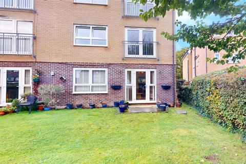 Flat 3, Wootten House Cherrydown West, Basildon, SS16 5GB