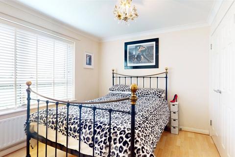 Flat 3, Wootten House Cherrydown West, Basildon, SS16 5GB