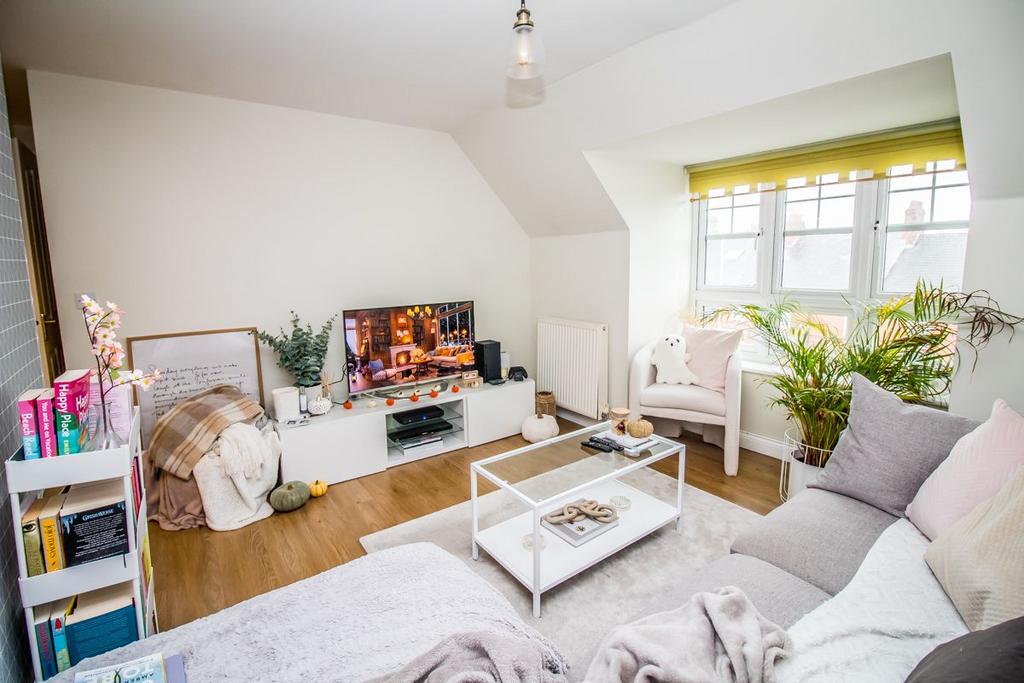 Lauder Way, Pelaw, Gateshead, NE10 2 bed apartment £110,000