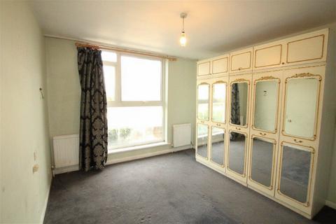 3 bedroom flat for sale, Peters Lodge, Stonegrove, Edgware HA8