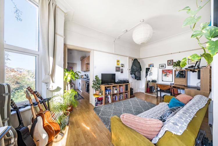 Kidbrooke Park Road London SE3 Studio £1,200 pcm (£277 pw)