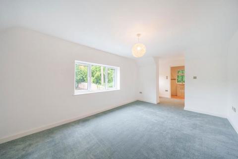 4 bedroom detached house for sale - Deepcut Bridge Road, Camberley, Surrey, GU16 6QT