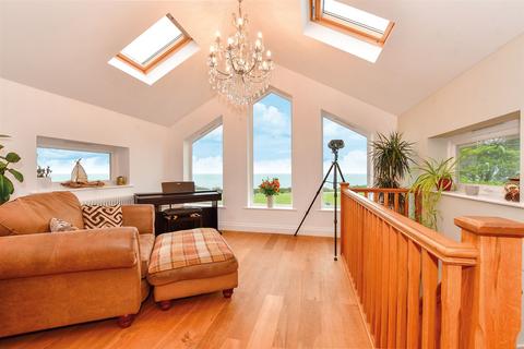 4 bedroom detached house for sale - Marine Drive, Broadstairs, Kent