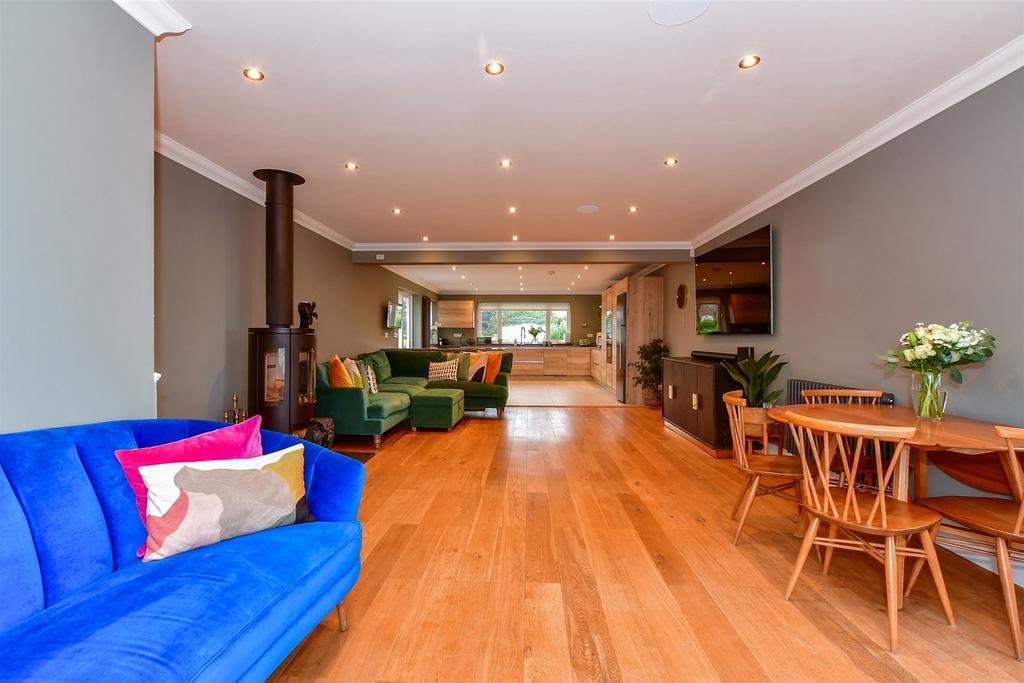 Kitchen/ Family Area