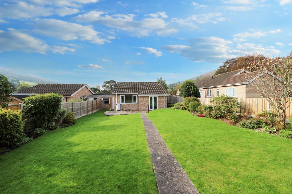 43 Stretton Farm Road, Church Stretton SY6 3 bed detached bungalow for