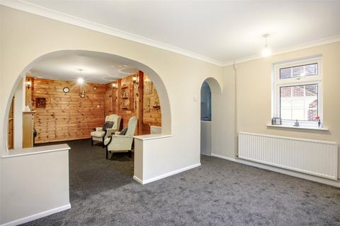 2 bedroom bungalow for sale - Fairview Road, Istead Rise, Kent, DA13