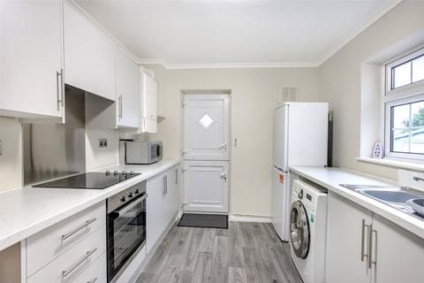 2 bedroom bungalow for sale - Fairview Road, Istead Rise, Kent, DA13