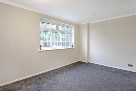37 Fairview Road, Istead Rise, Gravesend, DA13 9DP