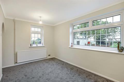 37 Fairview Road, Istead Rise, Gravesend, DA13 9DP