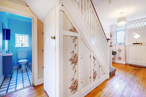 48 Greenways, Beckenham, BR3 3NQ