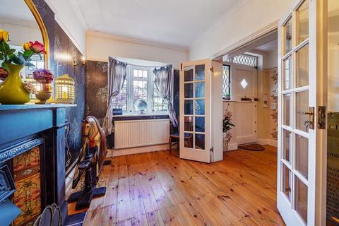 48 Greenways, Beckenham, BR3 3NQ
