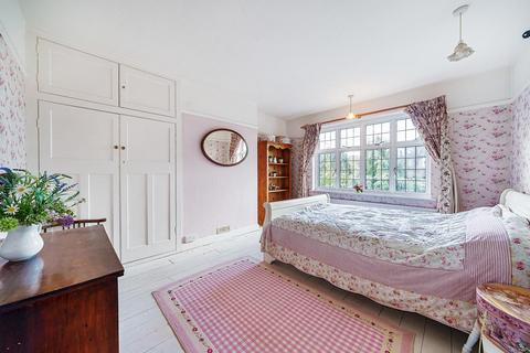 48 Greenways, Beckenham, BR3 3NQ