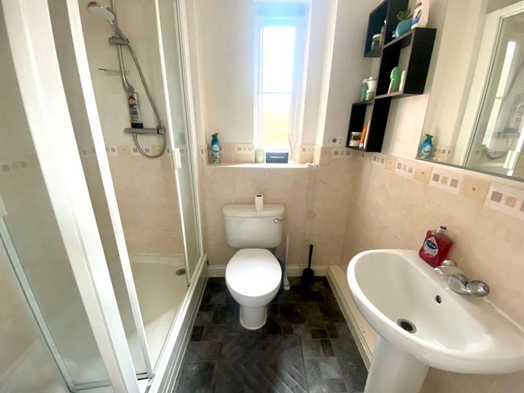 Ensuite shower room