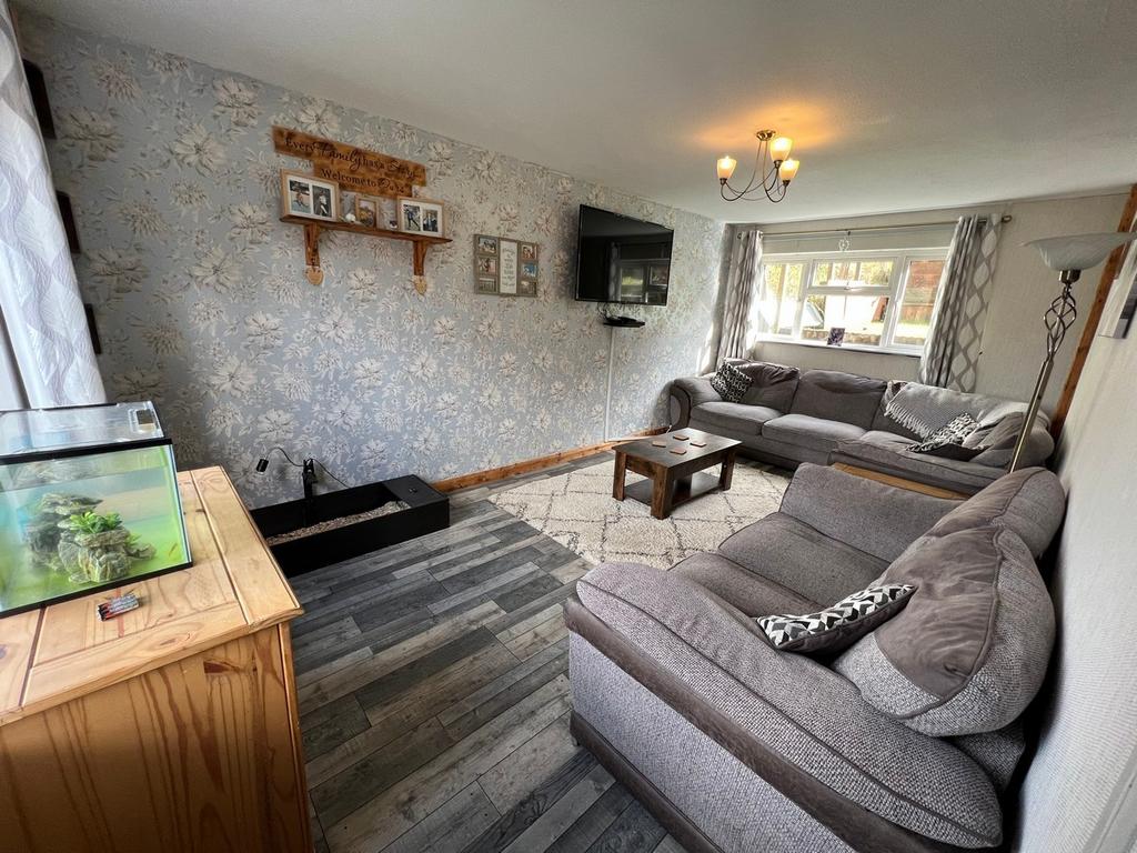Buckley Road Trealaw Tonypandy 3 bed end of terrace house for sale