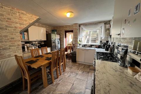 84 Buckley Road, Tonypandy, CF40 2LP