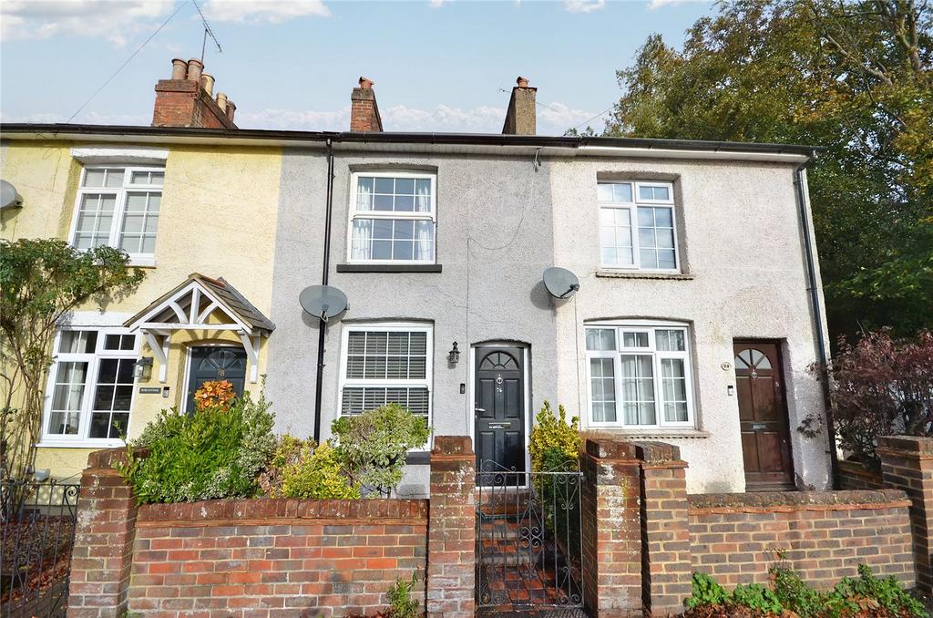 Upper Hale Road, Farnham, Surrey, GU9 2 bed terraced house £1,450 pcm