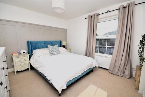 2 bedroom terraced house to rent, Upper Hale Road, Farnham, Surrey, GU9