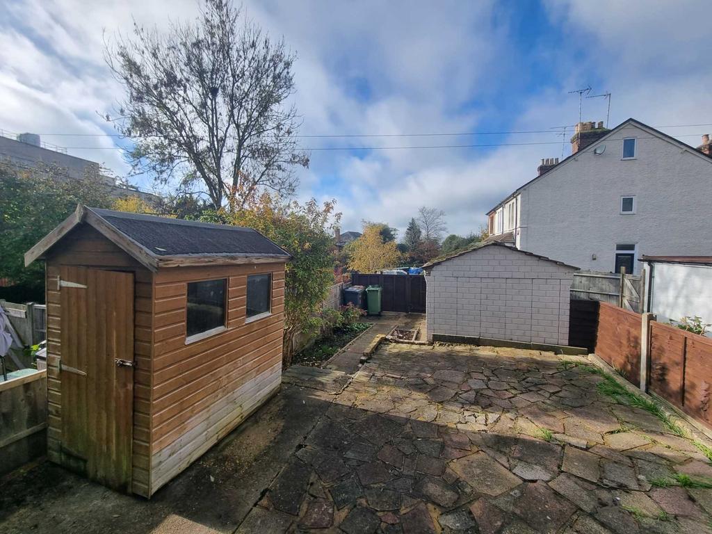 HATFIELD ROAD,POTTERS BAR 3 bed semidetached house for sale £469,950