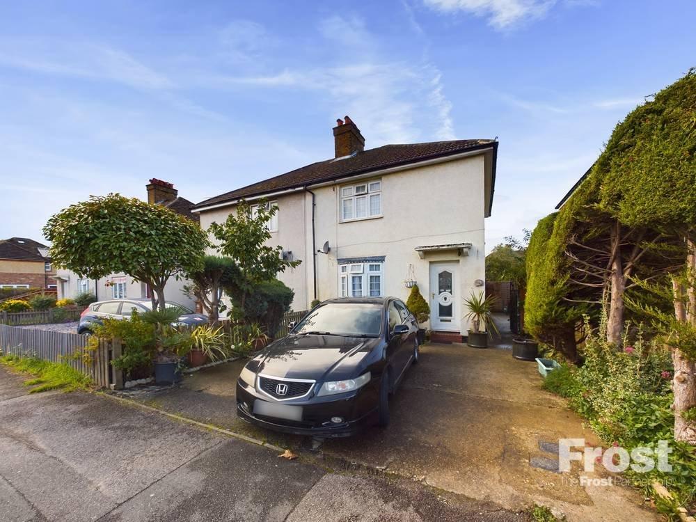 Woodthorpe Road, Ashford, Middlesex, TW15 3 bed semidetached house for