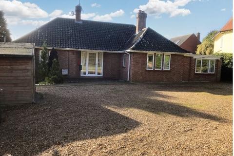 3 bedroom detached bungalow for sale - Wells Road, Fakenham NR21