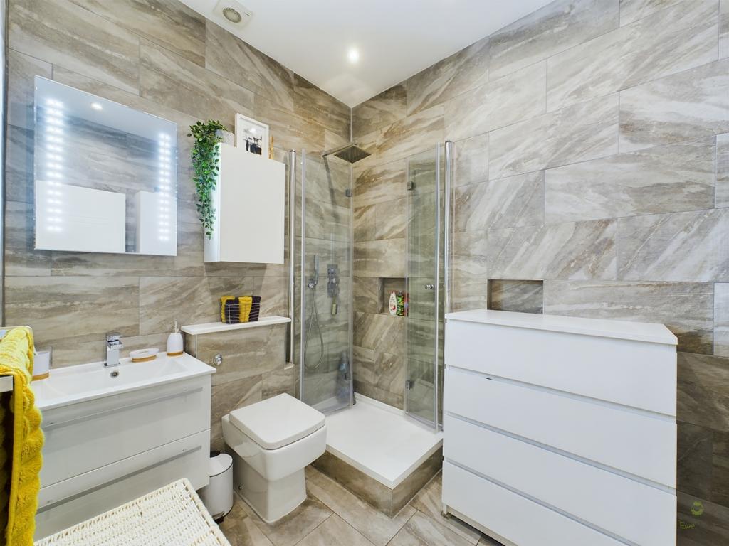 Family Shower Room