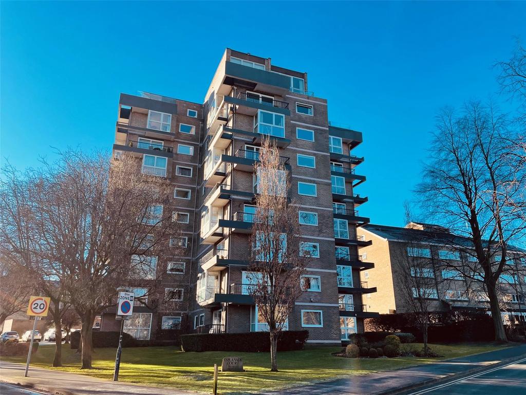 St. Mary's Walk, Harrogate, HG2 3 bed apartment for sale £575,000
