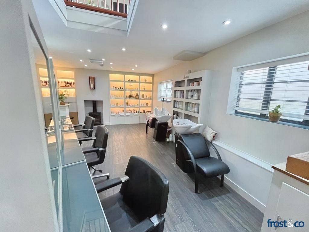 Salon