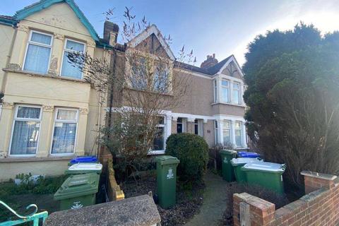 1 bedroom ground floor flat for sale, Upper Wickham Lane, Welling DA16 3AQ