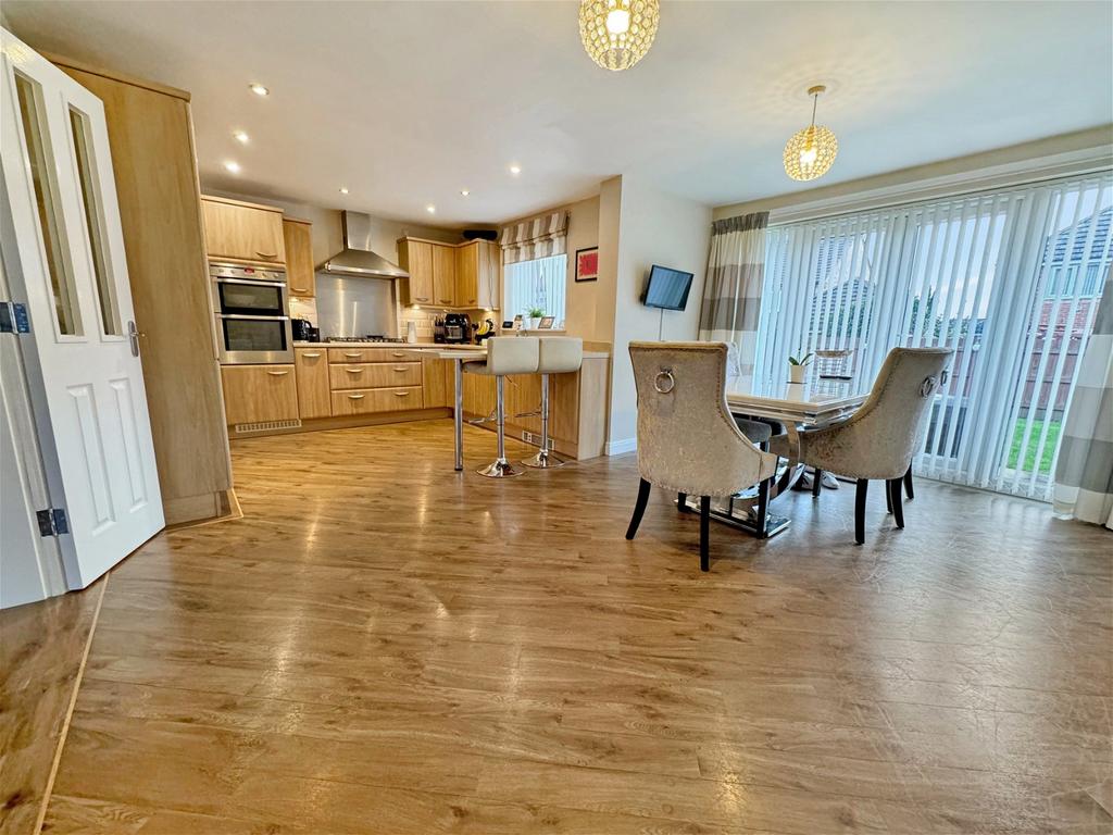 Biddleston Cross, Ascot Gardens, Widnes 5 bed detached house for sale