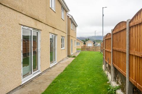 undefined, Cae'r Eglwys, Llanrug, Caernarfon, Gwynedd, LL55