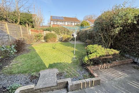 3 bedroom semi-detached house to rent, Churchside Close, Blackley