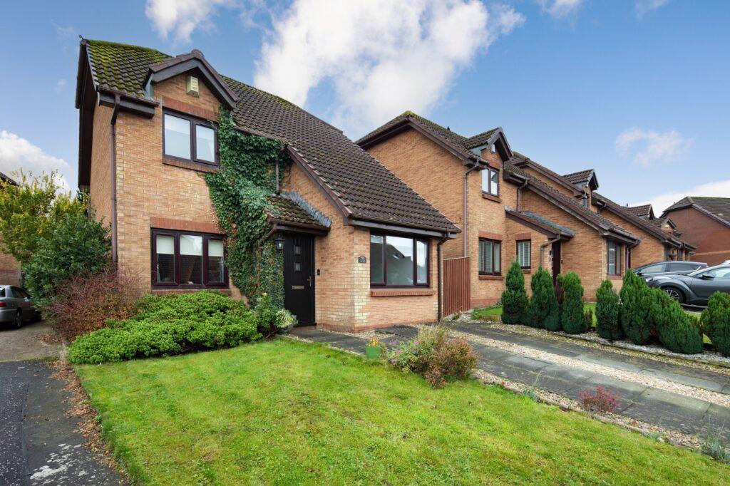 Eriskay Crescent, Newton Mearns 3 bed detached villa for sale £325,000
