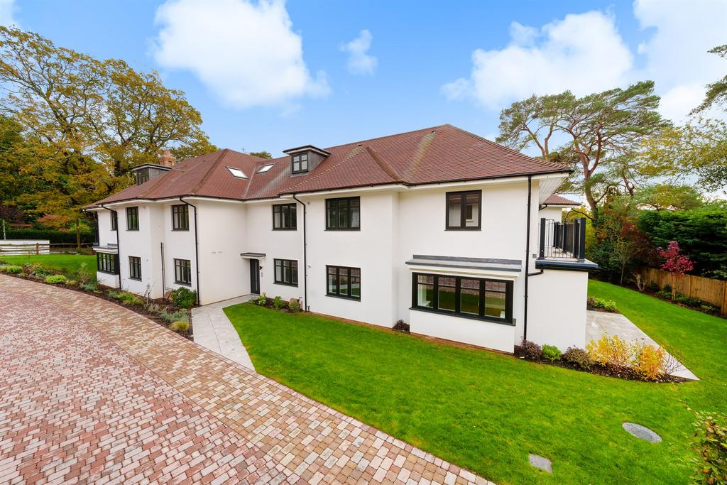 Common Hill, West Chiltington, RH20 1 bed flat £552,500