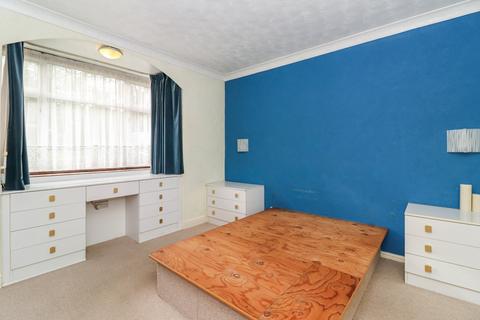 221 Botley Road, Chesham, HP5 1XT