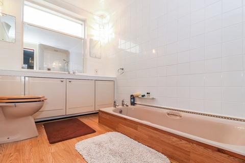 221 Botley Road, Chesham, HP5 1XT